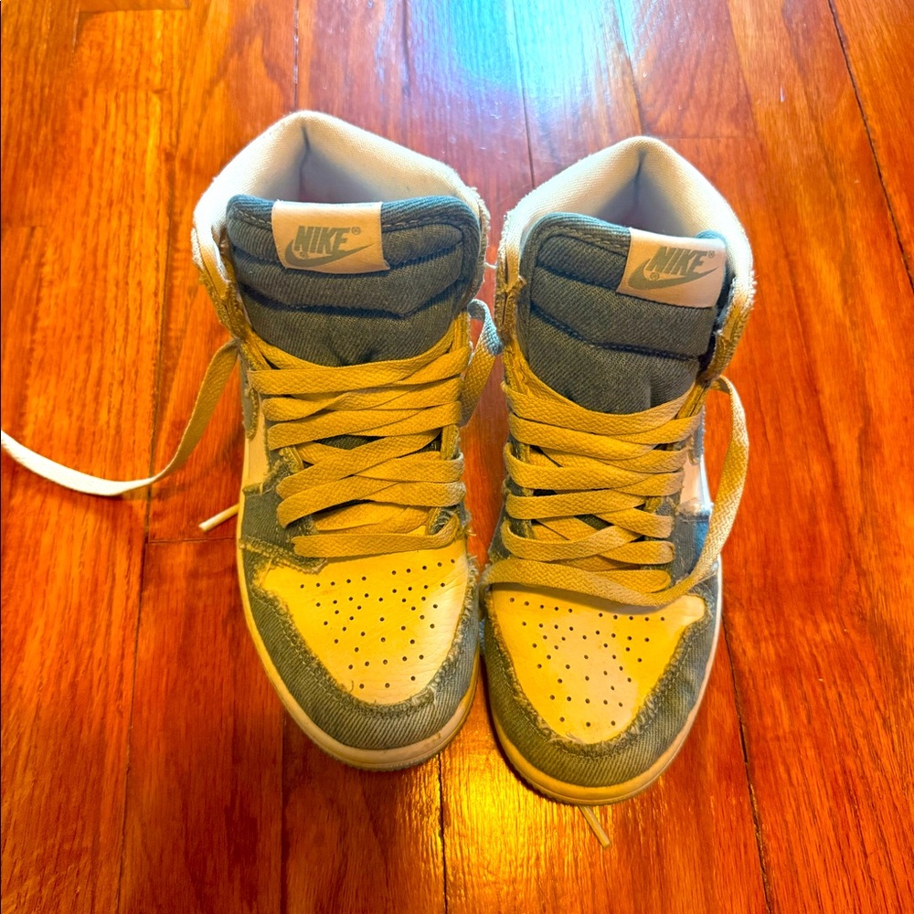 Jordan Retro 1 Denim size 2 Preschool